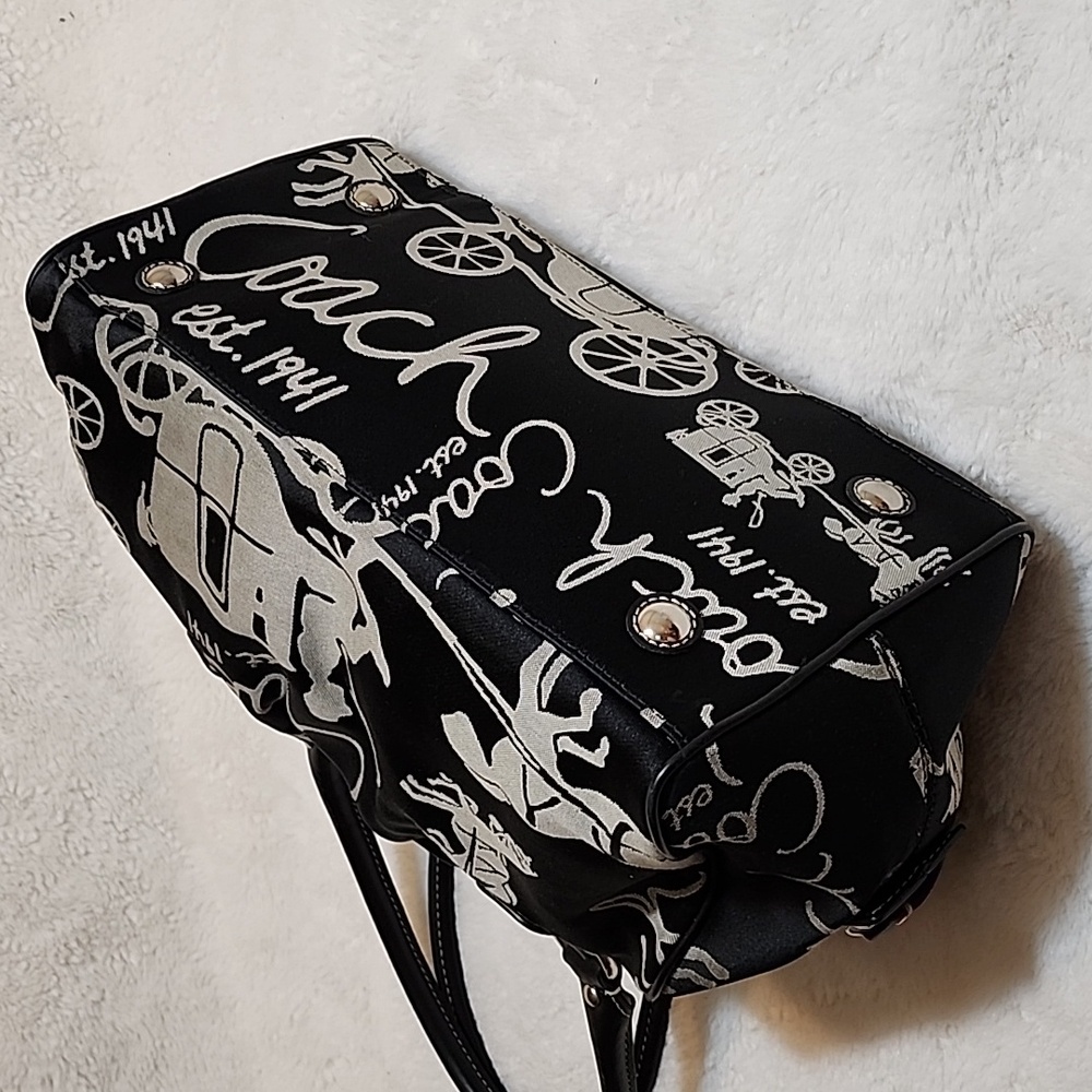 Coach Y2K Fashion Bug Horse Carriage Soho/Shoulder Bag Black and Cream - Picture 5 of 16